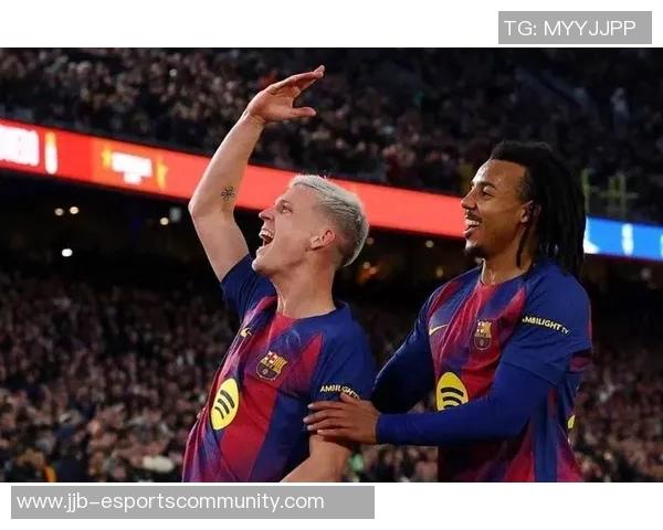 德甲惊天冷门那不勒斯3-0战胜曼联引发全场震动