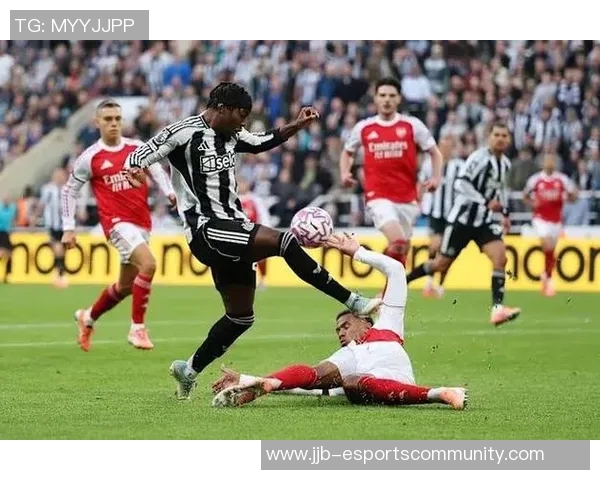 意甲激战那不勒斯绝杀阿森纳引发争议判罚全场沸腾