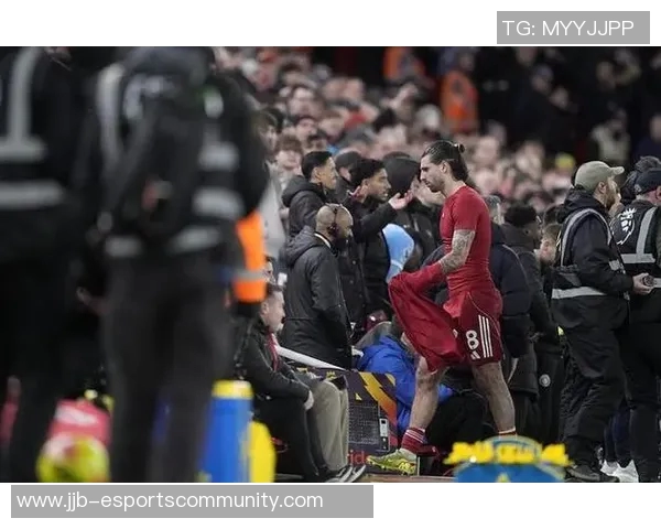 莱比锡逆袭利物浦3-0绝杀瞬间引发争议判罚全场沸腾